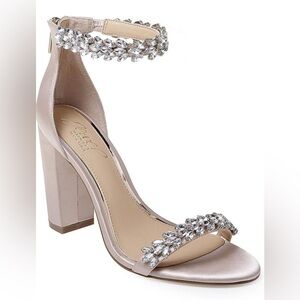 Badgley Mischka Mayra Heels - NWT - Size (7.5) - Champagne Satin